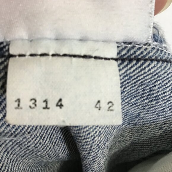 Levi's Men's 501 Light Wash Button Fly Boot Cut Jeans  Size 31 x 32 - Picture 12 of 12